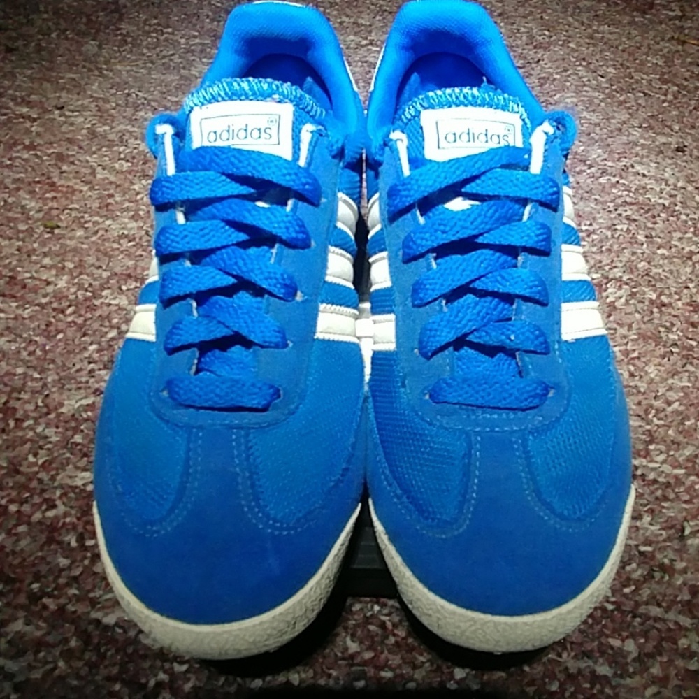 Adidas Retro Dragon running shoes